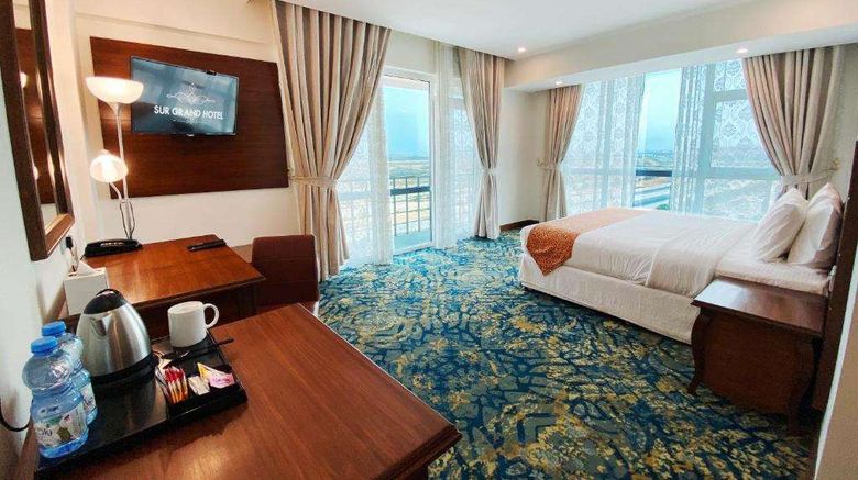<b>Sur Grand Hotel Room</b>. Images powered by <a href="https://iceportal.shijigroup.com/" title="IcePortal" target="_blank">IcePortal</a>.
