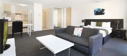 Astor Apartments Room