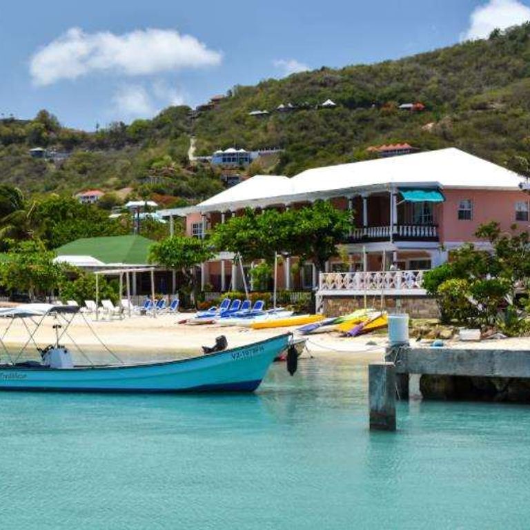 Catamaran Hotel