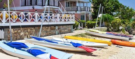 Catamaran Hotel Exterior