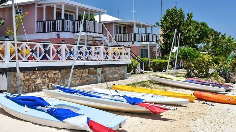<b>Catamaran Hotel Exterior</b>. Images powered by <a href="https://iceportal.shijigroup.com/" title="IcePortal" target="_blank">IcePortal</a>.