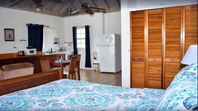 <b>Catamaran Hotel Room</b>. Images powered by <a href="https://iceportal.shijigroup.com/" title="IcePortal" target="_blank">IcePortal</a>.