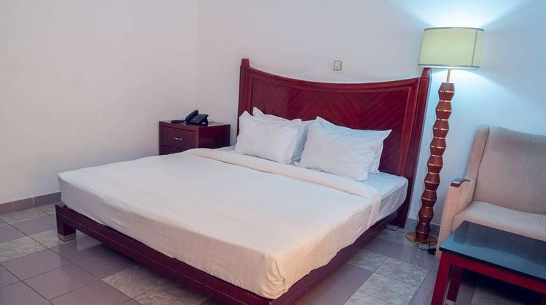 <b>Peacock Hotel Room</b>. Images powered by <a href="https://iceportal.shijigroup.com/" title="IcePortal" target="_blank">IcePortal</a>.