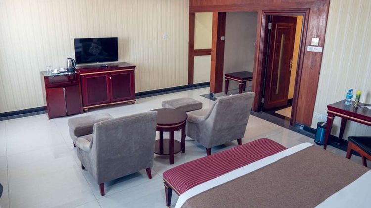 Peacock Hotel Suite