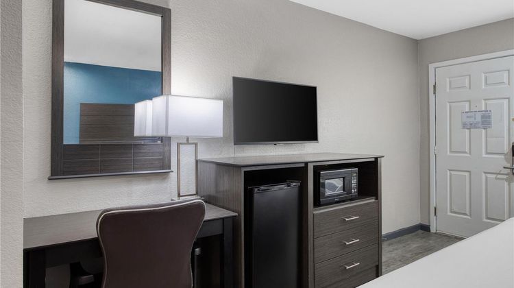 SureStay Hotel by BW Spring North Hoston Room
