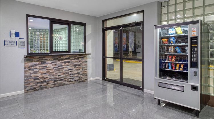 SureStay Hotel by BW Spring North Hoston Lobby