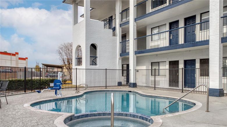 <b>SureStay Hotel by BW Spring North Hoston Pool</b>. Images powered by <a href="https://iceportal.shijigroup.com/" title="IcePortal" target="_blank">IcePortal</a>.