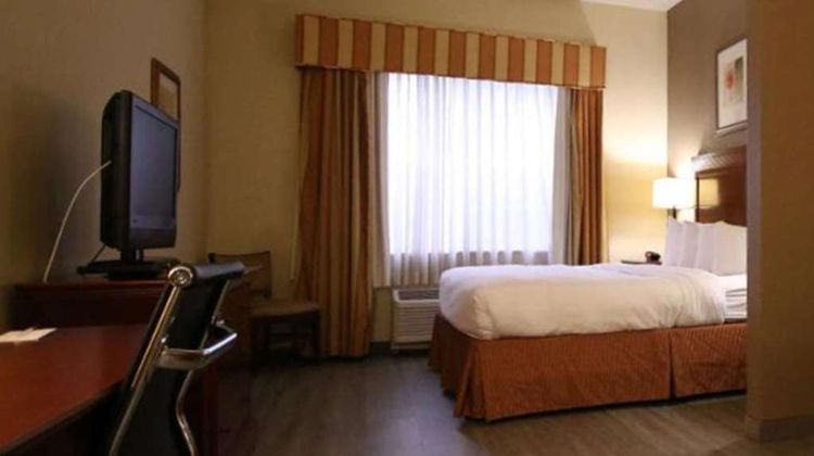 Seffner Inn & Suites Suite