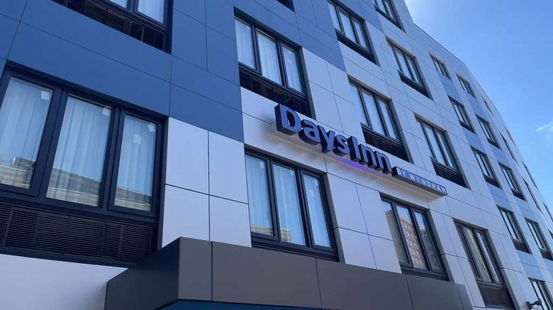 Days Inn by Wyndham Bronx Exterior. Images powered by <a href="https://iceportal.shijigroup.com" target="_blank" rel="noopener">Ice Portal</a>.