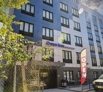 Days Inn by Wyndham Bronx Exterior