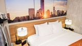 Days Inn by Wyndham Bronx Room