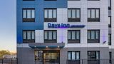 Days Inn by Wyndham Bronx Exterior