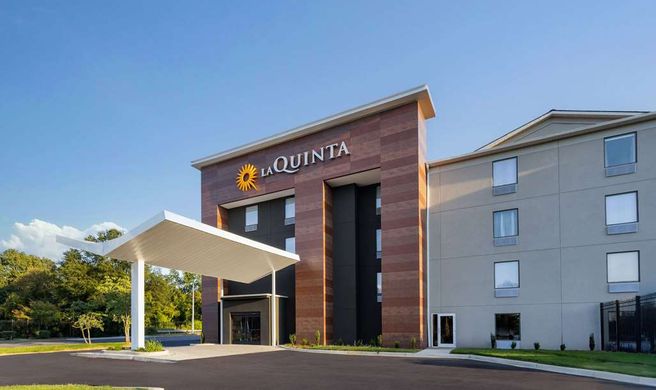 La Quinta Inn & Suites Memphis I-240 Exterior