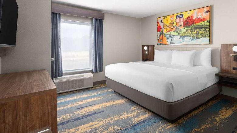 <b>La Quinta Inn & Suites Memphis I-240 Suite</b>. Images powered by <a href="https://iceportal.shijigroup.com/" title="IcePortal" target="_blank">IcePortal</a>.