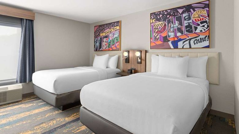 <b>La Quinta Inn & Suites Memphis I-240 Room</b>. Images powered by <a href="https://iceportal.shijigroup.com/" title="IcePortal" target="_blank">IcePortal</a>.