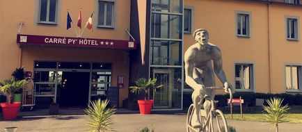 Carre Py Hotel Exterior