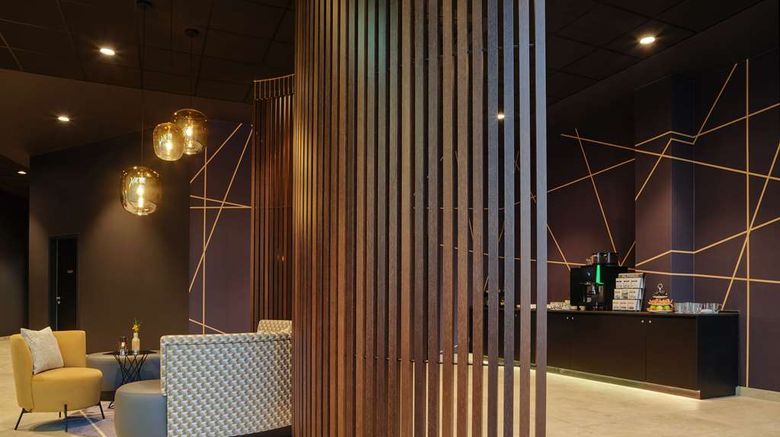 <b>Dorint Hotel Munich/Garching Lobby</b>. Images powered by <a href="https://iceportal.shijigroup.com/" title="IcePortal" target="_blank">IcePortal</a>.