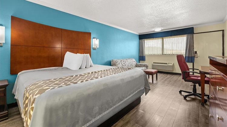 Americas Best Value Inn & Suites Room