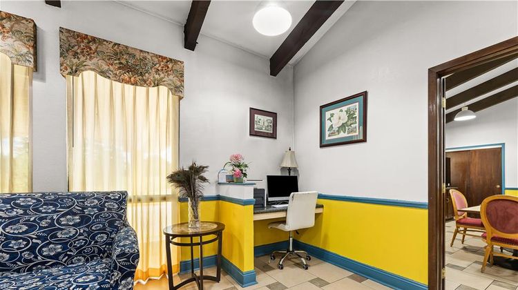 Americas Best Value Inn & Suites Lobby