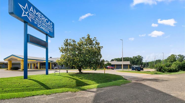 Americas Best Value Inn & Suites Exterior