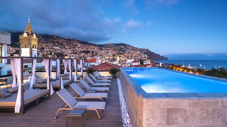 <b>Barcelo Funchal Oldtown Pool</b>. Images powered by <a href="https://iceportal.shijigroup.com/" title="IcePortal" target="_blank">IcePortal</a>.