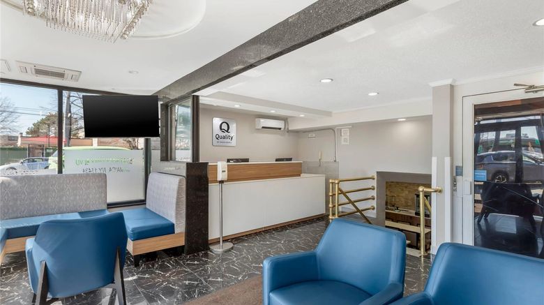 <b>Quality Inn Jamaica JFK Airport Lobby</b>. Images powered by <a href="https://iceportal.shijigroup.com/" title="IcePortal" target="_blank">IcePortal</a>.