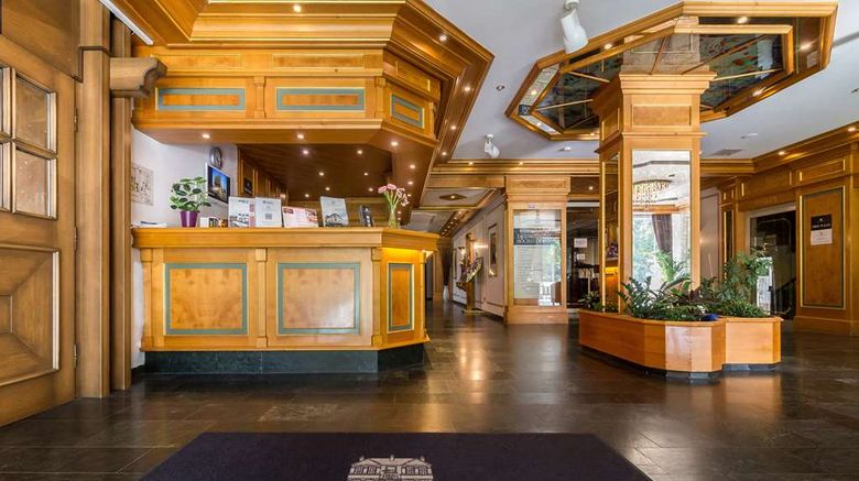 <b>Hotel Hoechster Hof Lobby</b>. Images powered by <a href="https://iceportal.shijigroup.com/" title="IcePortal" target="_blank">IcePortal</a>.