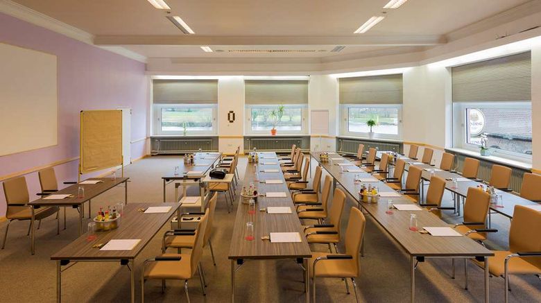 <b>Hotel Hoechster Hof Meeting</b>. Images powered by <a href="https://iceportal.shijigroup.com/" title="IcePortal" target="_blank">IcePortal</a>.