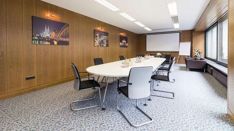 <b>Hotel Hoechster Hof Meeting</b>. Images powered by <a href="https://iceportal.shijigroup.com/" title="IcePortal" target="_blank">IcePortal</a>.