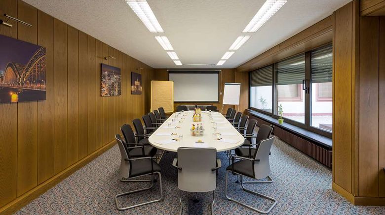 <b>Hotel Hoechster Hof Meeting</b>. Images powered by <a href="https://iceportal.shijigroup.com/" title="IcePortal" target="_blank">IcePortal</a>.
