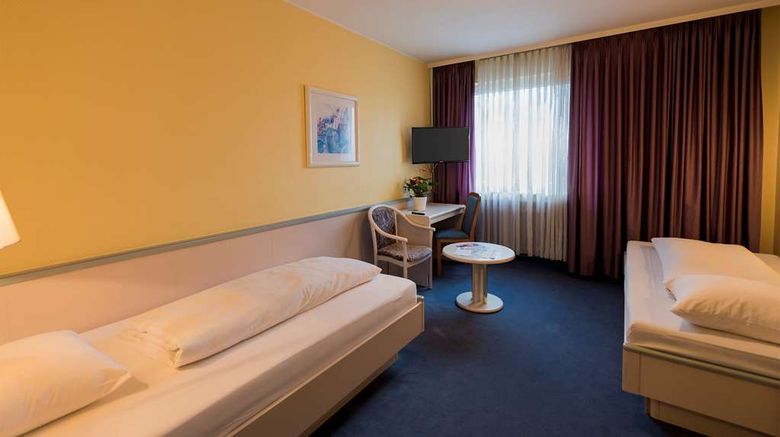 <b>Hotel Hoechster Hof Room</b>. Images powered by <a href="https://iceportal.shijigroup.com/" title="IcePortal" target="_blank">IcePortal</a>.