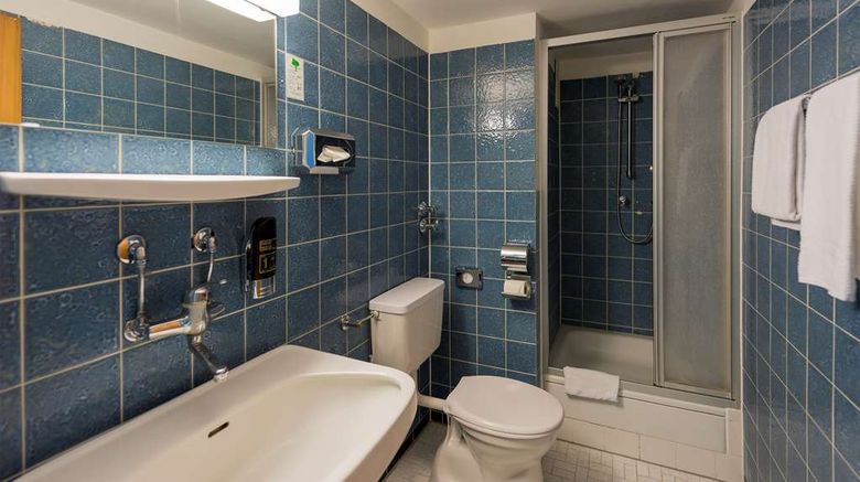 <b>Hotel Hoechster Hof Room</b>. Images powered by <a href="https://iceportal.shijigroup.com/" title="IcePortal" target="_blank">IcePortal</a>.