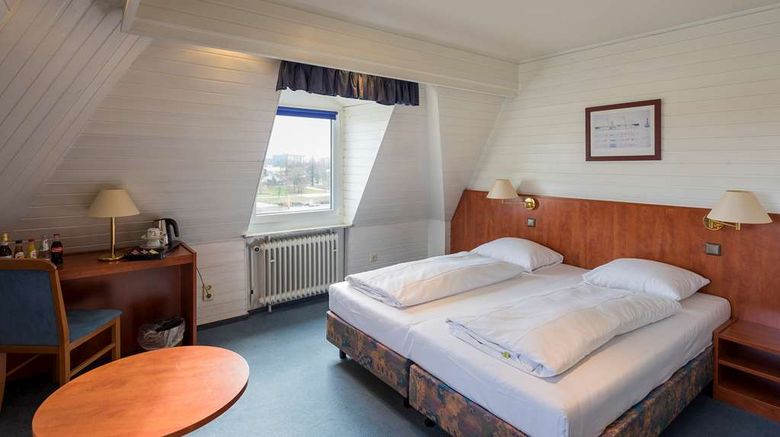 <b>Hotel Hoechster Hof Room</b>. Images powered by <a href="https://iceportal.shijigroup.com/" title="IcePortal" target="_blank">IcePortal</a>.
