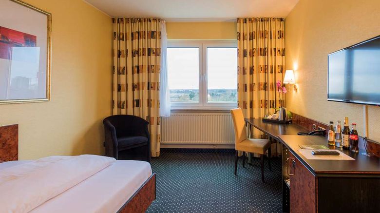 <b>Hotel Hoechster Hof Room</b>. Images powered by <a href="https://iceportal.shijigroup.com/" title="IcePortal" target="_blank">IcePortal</a>.