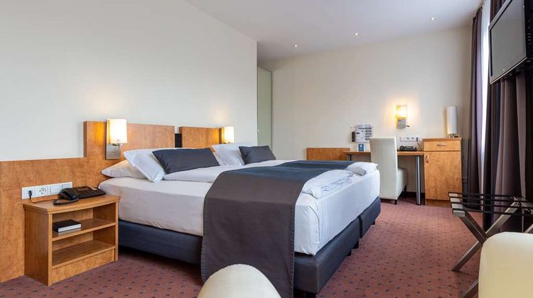 Centro Hotel Esplanade Room