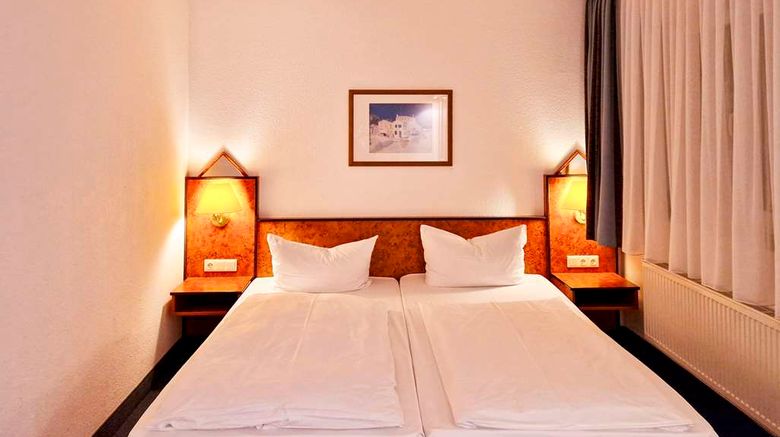 <b>Hotel Minerva Room</b>. Images powered by <a href="https://iceportal.shijigroup.com/" title="IcePortal" target="_blank">IcePortal</a>.