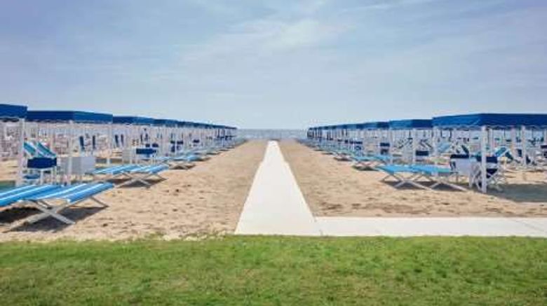<b>Hotel Il Negresco Beach</b>. Images powered by <a href="https://iceportal.shijigroup.com/" title="IcePortal" target="_blank">IcePortal</a>.
