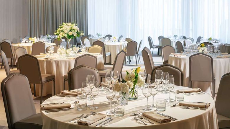 <b>Anantara Plaza Nice Hotel Meeting</b>. Images powered by <a href="https://iceportal.shijigroup.com/" title="IcePortal" target="_blank">IcePortal</a>.