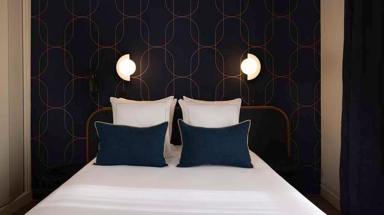<b>Hotel Bijou Room</b>. Images powered by <a href="https://iceportal.shijigroup.com/" title="IcePortal" target="_blank">IcePortal</a>.