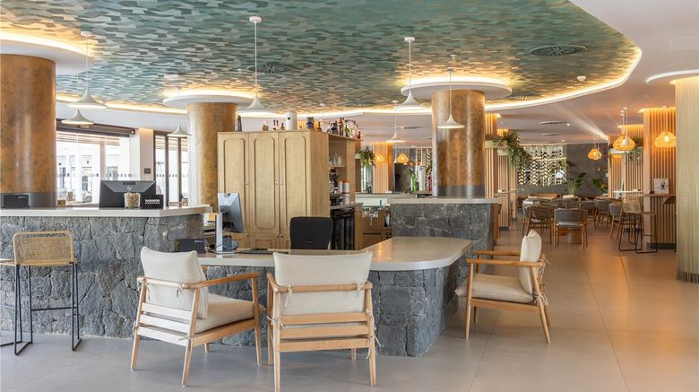 <b>Radisson Blu Resort, Lanzarote Lobby</b>. Images powered by <a href="https://iceportal.shijigroup.com/" title="IcePortal" target="_blank">IcePortal</a>.