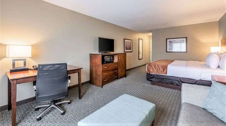 AmeriVu Inn & Suites-Chisago City Suite