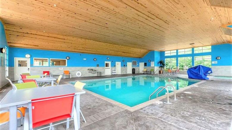 <b>AmeriVu Inn & Suites-Chisago City Pool</b>. Images powered by <a href="https://iceportal.shijigroup.com/" title="IcePortal" target="_blank">IcePortal</a>.