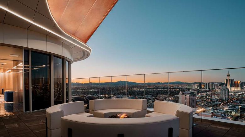 <b>Circa Las Vegas Exterior</b>. Images powered by <a href="https://iceportal.shijigroup.com/" title="IcePortal" target="_blank">IcePortal</a>.
