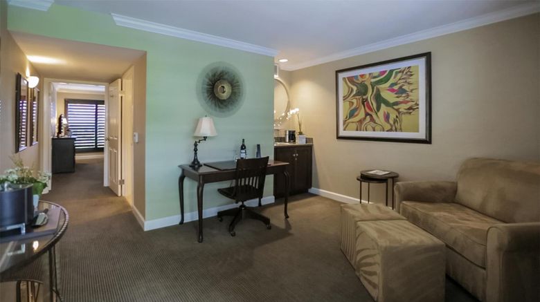 <b>Cupertino Inn Suite</b>. Images powered by <a href="https://iceportal.shijigroup.com/" title="IcePortal" target="_blank">IcePortal</a>.