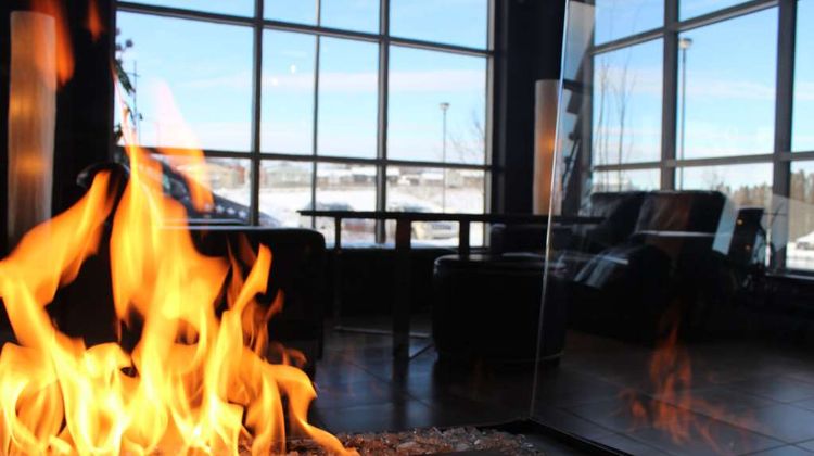 Grand Times Hotel Quebec City Airport Lobby