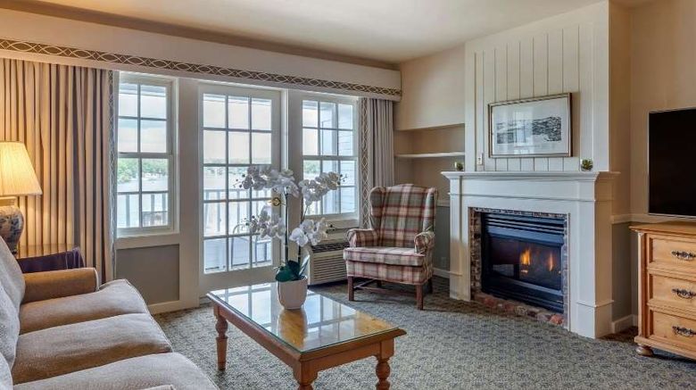 <b>The Inn at Mill Falls Room</b>. Images powered by <a href="https://iceportal.shijigroup.com/" title="IcePortal" target="_blank">IcePortal</a>.