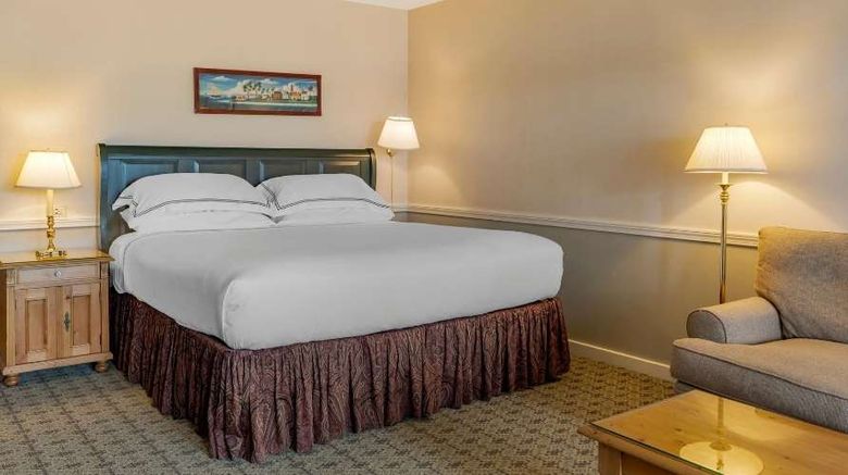 <b>The Inn at Mill Falls Room</b>. Images powered by <a href="https://iceportal.shijigroup.com/" title="IcePortal" target="_blank">IcePortal</a>.