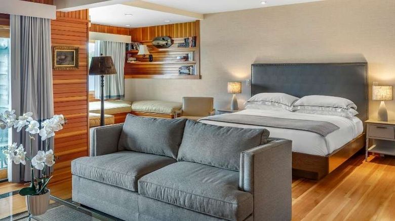<b>The Inn at Mill Falls Suite</b>. Images powered by <a href="https://iceportal.shijigroup.com/" title="IcePortal" target="_blank">IcePortal</a>.