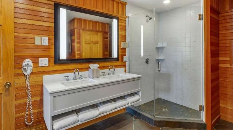 <b>The Inn at Mill Falls Suite</b>. Images powered by <a href="https://iceportal.shijigroup.com/" title="IcePortal" target="_blank">IcePortal</a>.