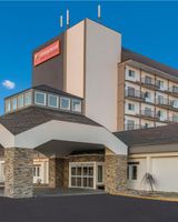 Orangewood Inn & Suites